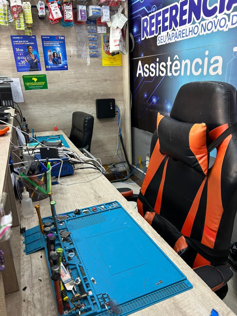 Bancada de trabalho da assistência técnica